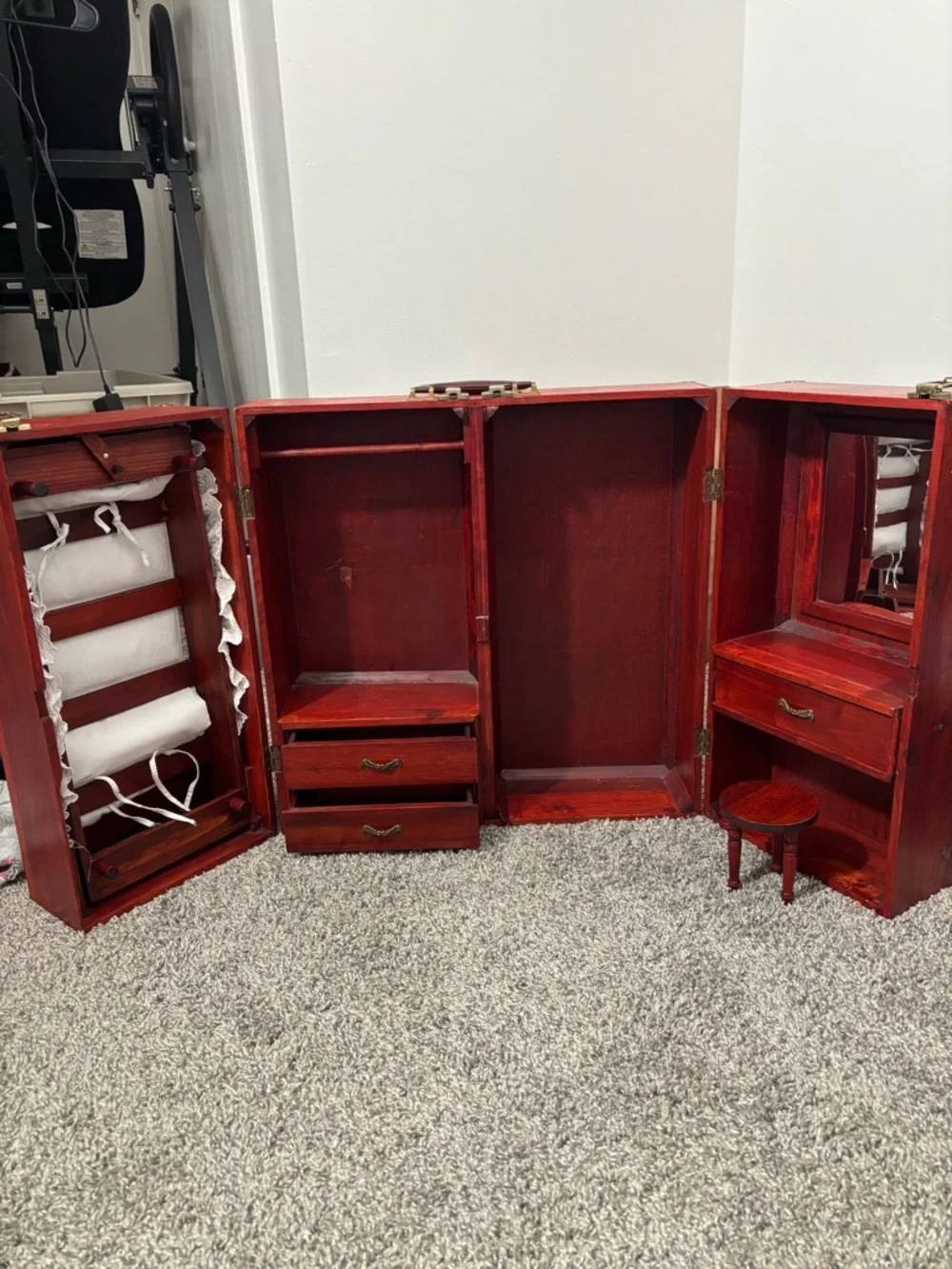 VINTAGE American Girl Carry Armoire Case!!! COLLECTORS PIECE! - Picture 1 of 4